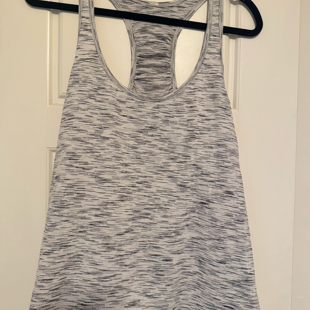Lululemon Women's essential tank size 10 space dye